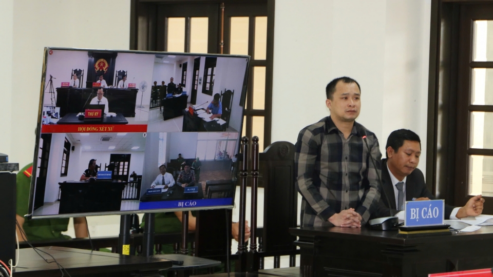 _ Bị cáo Nguyễn Văn Dĩ tại phiên tòa.jpg