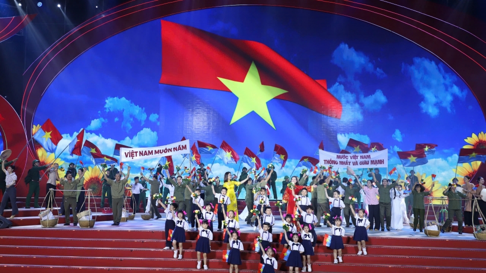 chuong_trinh_nghe_thuat_gom_3_chuong.jpg