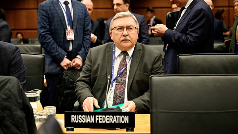 dac phai vien Nga Mikhail Ulyanov -reu.jpg