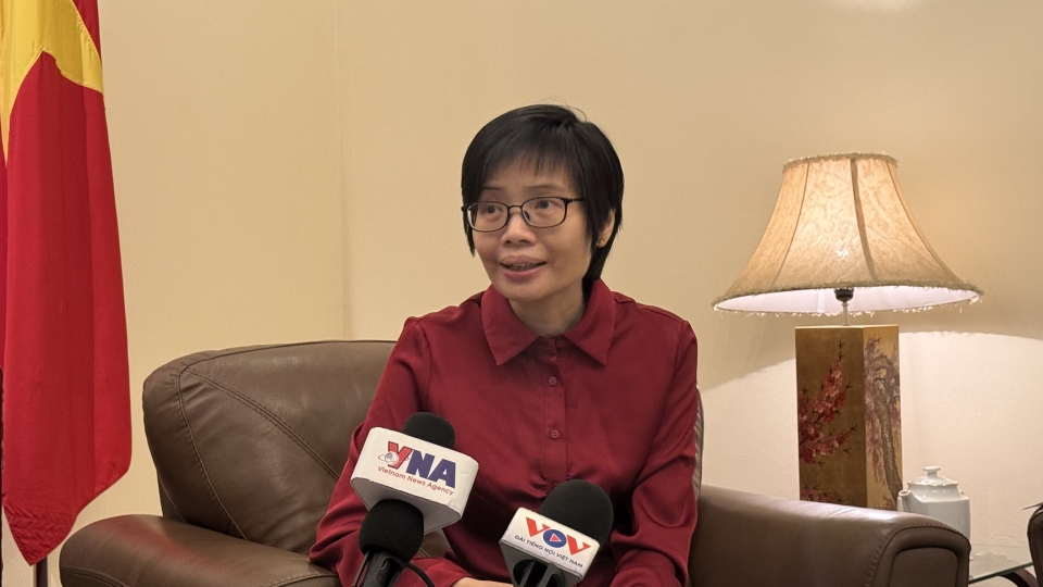 dai_su_viet_nam_tai_asean_ton_thi_ngoc_huong_khang_dinh_y_nghia_lich_su_chuyen_tham_ban_thu_ky_asean_cua_tong_bi_thu_to_lam_va_phu_nhan.jpg
