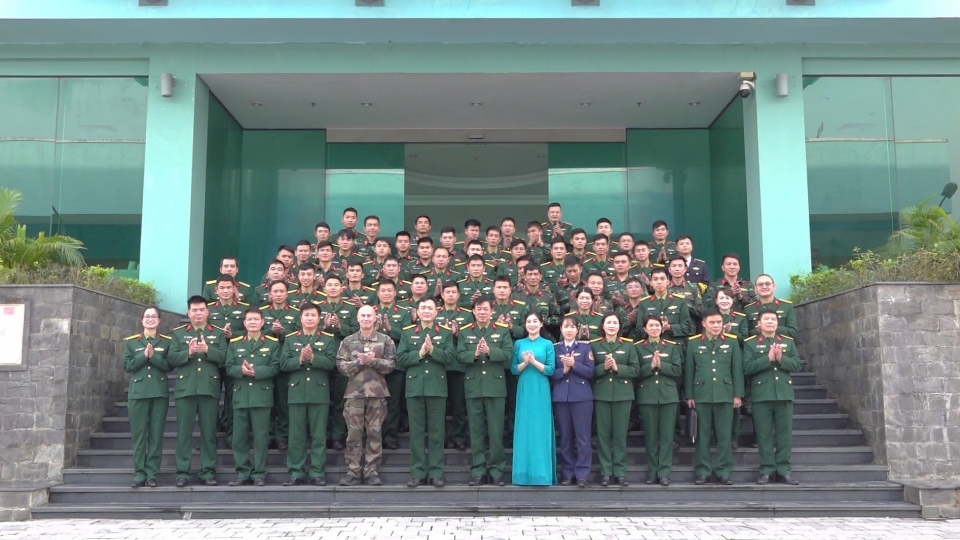 gin_giu_hoa_binh_khai_mac_khoa_huan_luyen_3.jpg