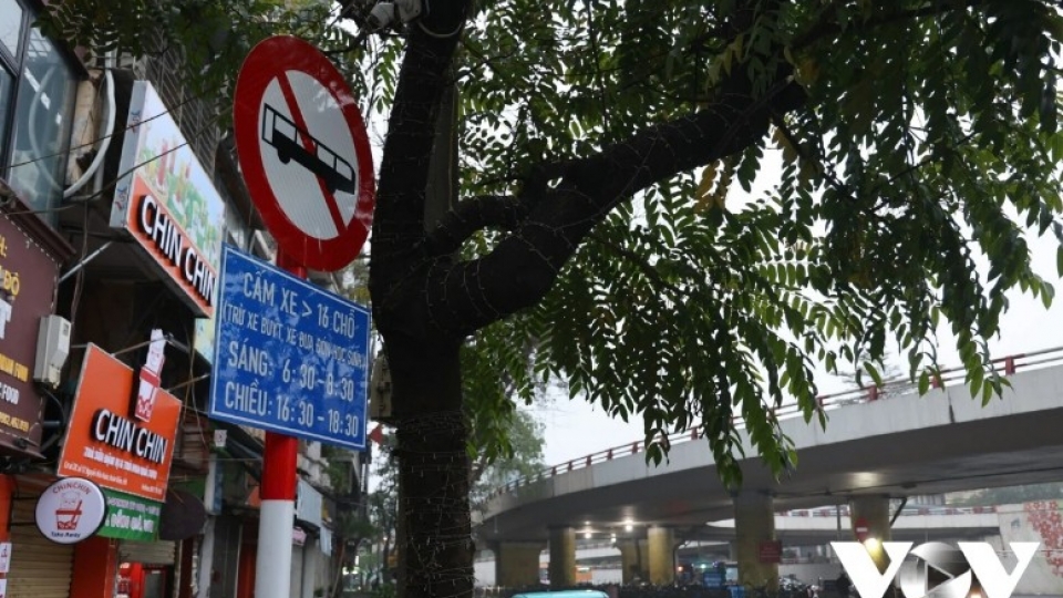 hanoi_bans_vehicles_over_16_seats_in_old_quarter.jpg