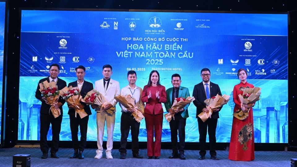 hoa_hau_bien_viet_nam_toan_cau_la_cuoc_thi_nham_ton_vinh_ve_dep_cua_nguoi_phu_nu_viet_nam_gan_voi_hinh_anh_bien_que_huong._.jpg