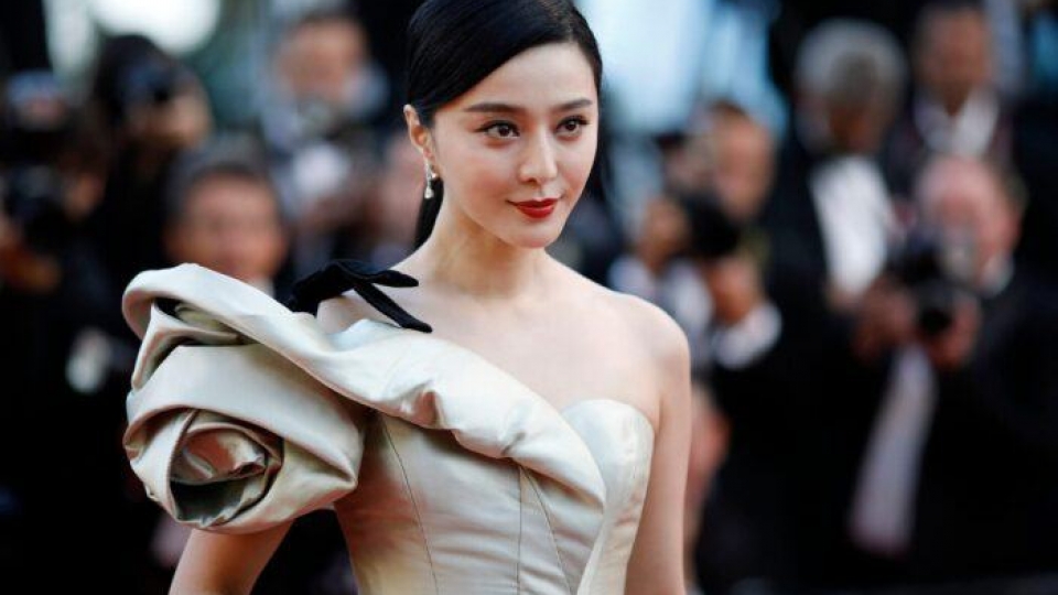 hot-fan-bingbing-jing-boran-urgently-reported-to-the-police-after-being-dragged-into-kris-wus-rape-scandal-293808203234.jpg