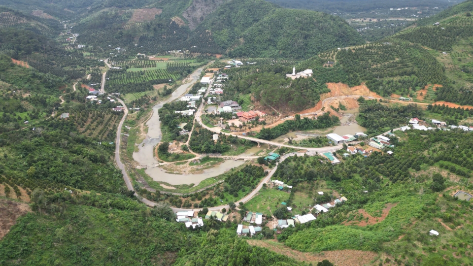 khanh son.jpg