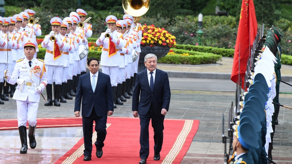 le_don_thu_tuong_kyrgyzstan_10.jpg