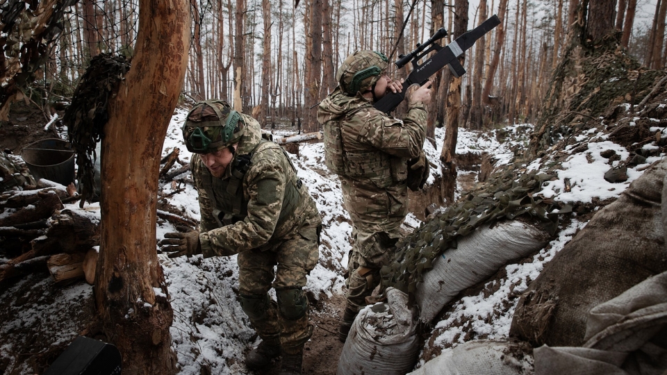 linh Ukraine gio sung chong UAV, thiet bi gay nhieu UAV -nytimes.jpg