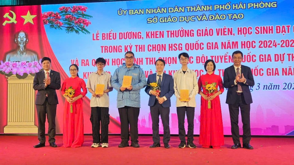 nam_hoc_2024-2025_hai_phong_co_03_hoc_sinh_duoc_chon_tham_du_ki_thi_chon_doi_tuyen_quoc_gia_du_thi_olympic_quoc_te_va_khu_vuc_thuoc_cac_mon_ly_hoa_sinh.jpg