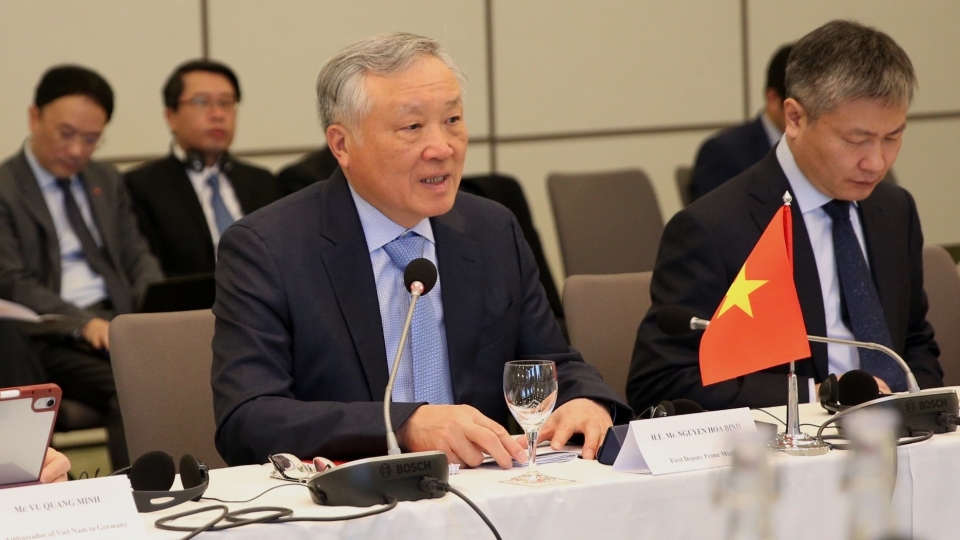 nguyen_hoa_binh.jpg