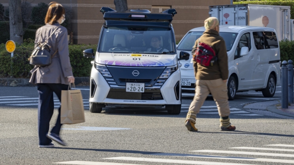 nissan_thu_nghiem_xe_tu_hanh_2.jpg