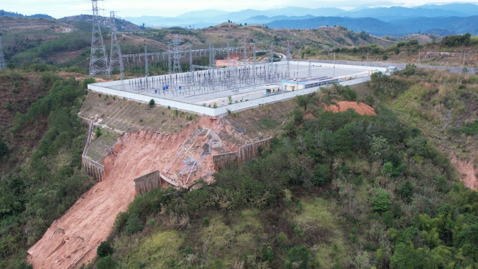 sat_lo_xay_ra_o_goc_dong_nam_tram_cat_220kv_bo_y.jpg