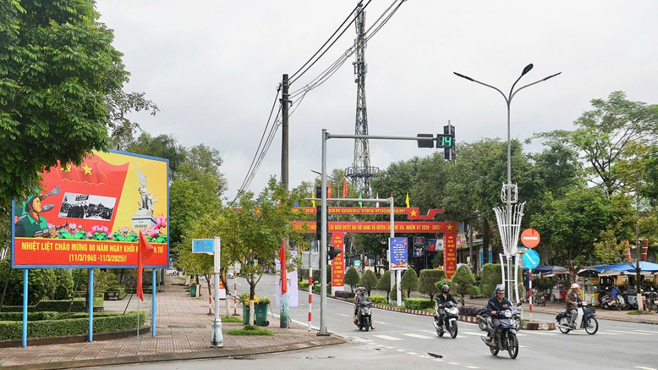 thi_tran_ba_to_da_duoc_don_dep_sach_se_trang_hoang_co_hoa.jpg
