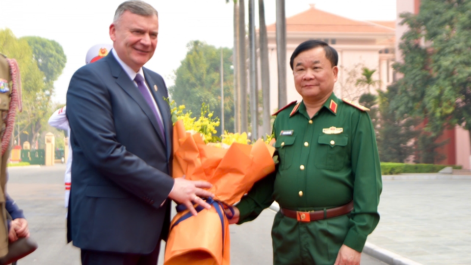 thu_truong_bo_quoc_phong_cong_hoa_ba_lan_1.jpg