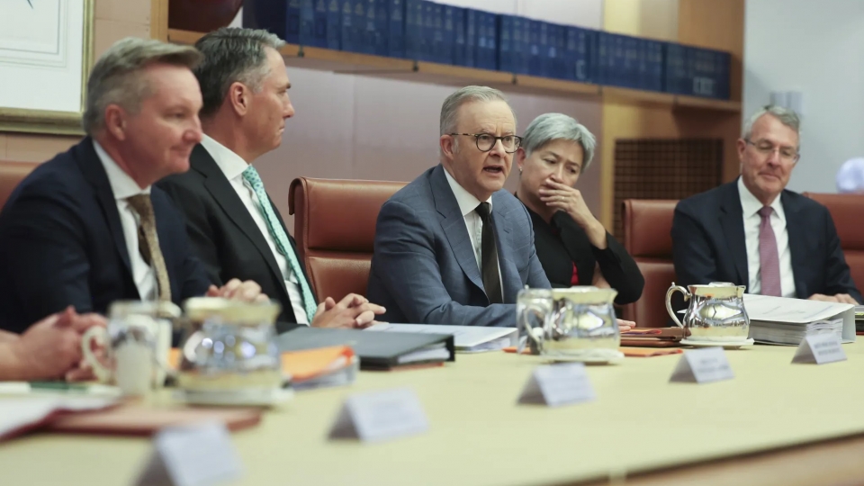 thu_tuong_australia_anthony_albanese_phat_bieu_trong_cuoc_hop_noi_cac._nguon_alex_ellinghausen.jpg