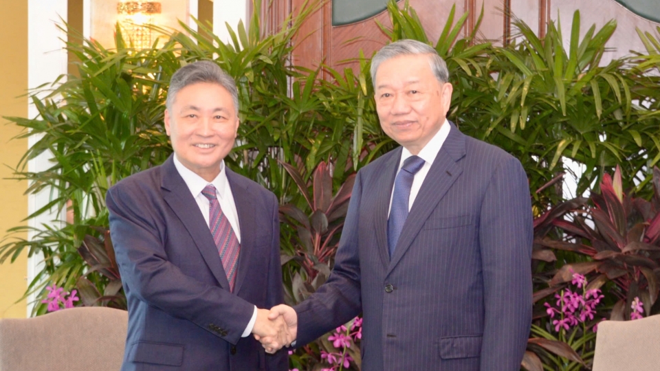 tong_bi_thu_to_lam_tiep_cac_doanh_nghiep_hang_dau_singapore_3.jpg