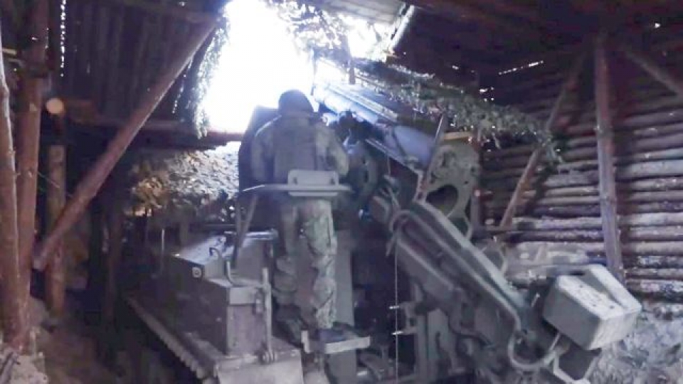why-russias-digging-its-howitzers-into-ukraines-soil-now.jpg