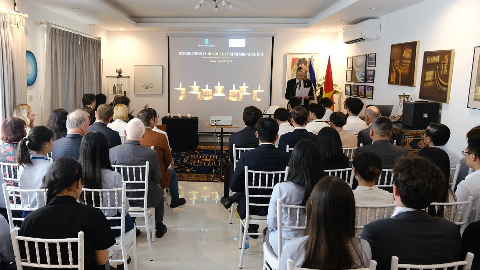 1 Israel tuong niem Holocaust tai Ha Noi -DSQ Israel tai Viet Nam (3).JPG