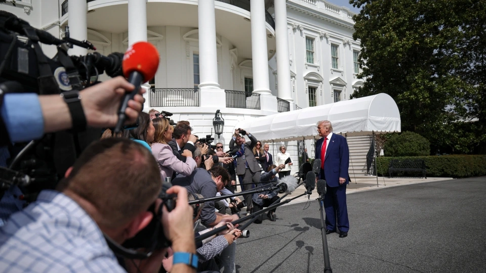2025-04-03T183407Z_914644672_RC2IQDACRZEJ_RTRMADP_3_USA-TRUMP.JPG
