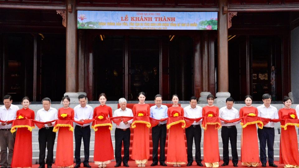 28-4_ctqh_du_khanh_thanh_khu_luu_niem_tbt_le_duan.jpg