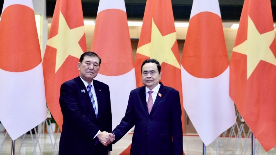 NA Chairman Tran Thanh Manh and Japanese PM.jpg