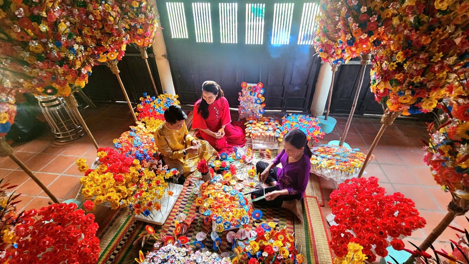 Thanh tien paper flower.jpg