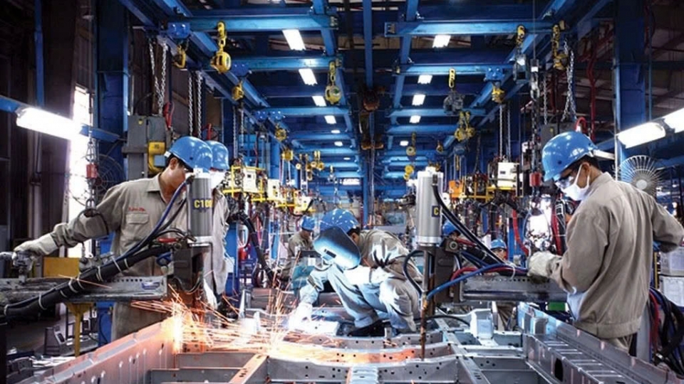 The manufacturing and processing industry continues to be one of the key drivers of Vietnam's economic growth..jpg