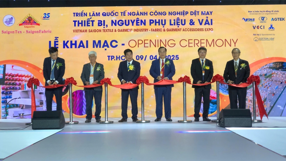 ban_to_chuc_cat_bang_khai_mac_20250409142953.jpg