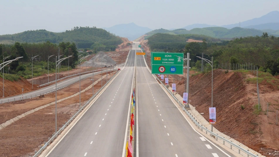 Bộ Xây dựng yêu cầu siết chặt kỷ cương thi công hạ tầng giao thông