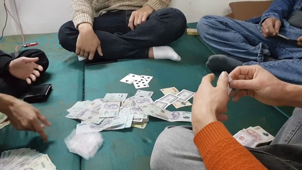 Hôn nhân lần đầu, chồng nhậu nhẹt, lần hai gặp chồng cờ bạc