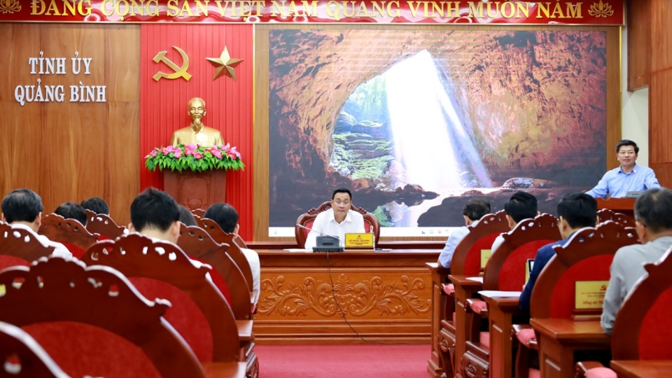 hoi_nghi_ban_chap_hanh_dang_bo_tinh_quang_binh.jpg