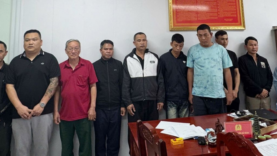 khoi_to_12_doi_tuong_lien_quan_den_khai_thac_cat_trai_phep.jpg