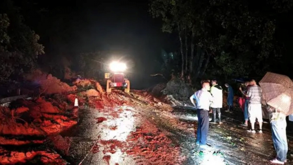 mua lu Trung Quoc, lo dat Trung Quoc, lu lut Trung Quoc, Quang Dong -cctv news.jpeg
