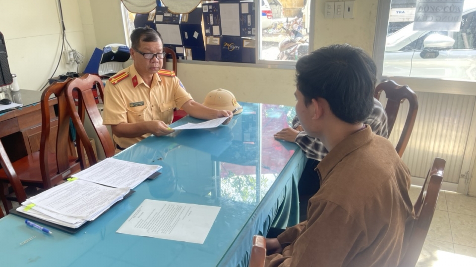 phong_csgt-_cong_an_tinh_tien_giang_trien_khai_quyet_dinh_xu_phat_02_doi_tuong.jpg