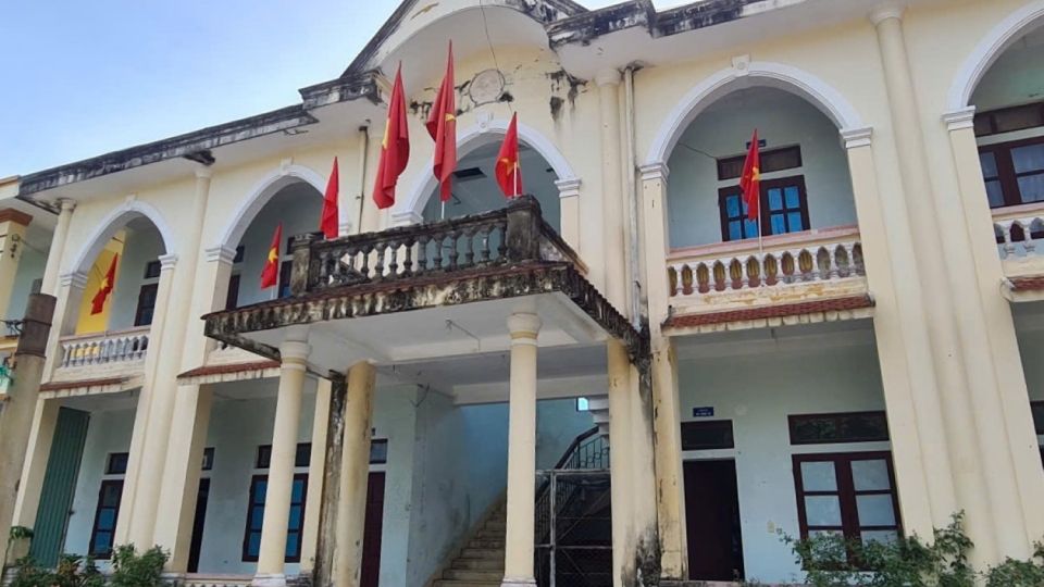 tinh_quang_binh_co_van_ban_tam_dung_thuc_hien_cac_cong_trinh_dau_tu_xay_moi_sua_chua_cai_tao_nang_cap_tru_so_lam_viec_cap_xa_huyen.jpg