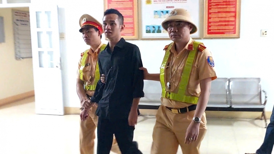 tram_canh_sat_giao_thong_tuy_phuoc_thuoc_phong_canh_sat_giao_thong_cong_an_tinh_binh_dinh_phoi_hop_voi_cac_luc_luong_phat_hien_tam_giu_nguyen_quang_nhat_ao_den._.jpg
