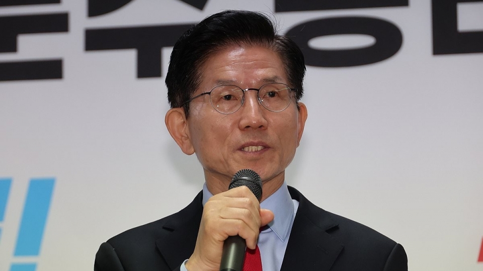Ứng cử viên Kim Moon-soo vừa bị xóa tư cách tranh cử Tổng thống Hàn Quốc (ảnh Yonhap News)_0.jpg