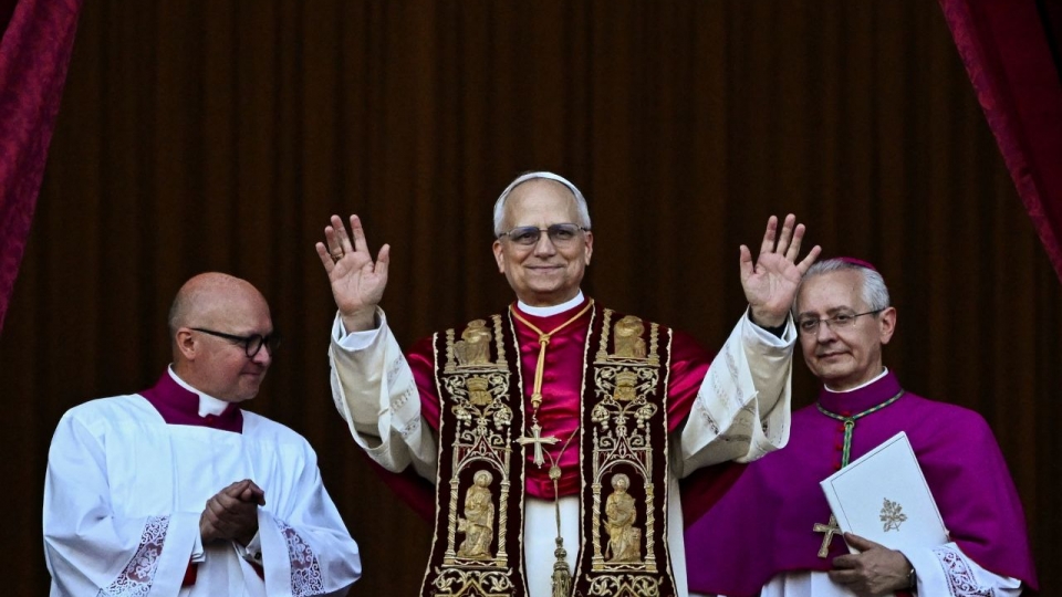 02-2025-05-08t172559z-1464741686-rc2tdeajjld7-rtrmadp-3-pope-leo-xiv.jpg