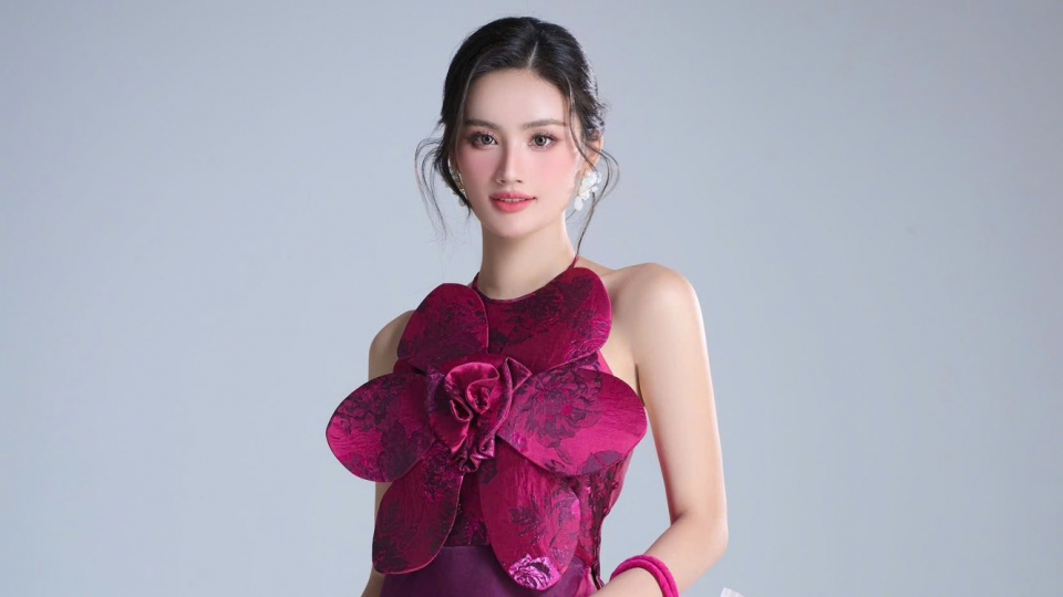 Thời trang của Ý Nhi tại đấu trường quốc tế Miss World
