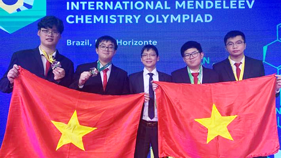 All four Vietnamese students win Mendeleev International Chemistry Olympiad.jpg