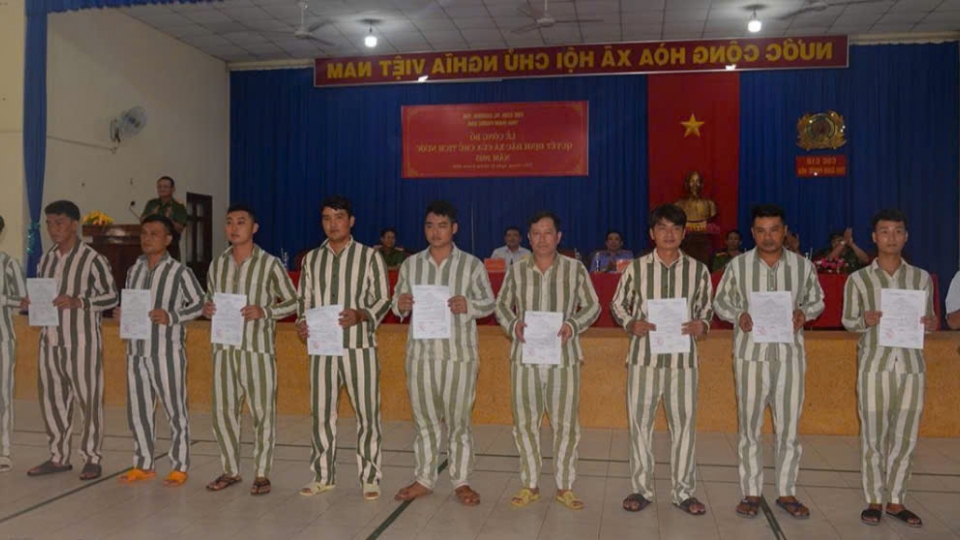 Các phạm nhân tại trại giam  Phước Hòa được đặc xá(ảnh_ KT).jpg