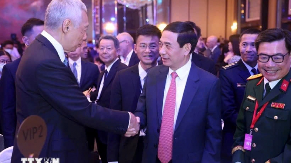 Defence Minister Phan Van Giang attends 22ns Shangri-La Dialogue in Singapore.jpg