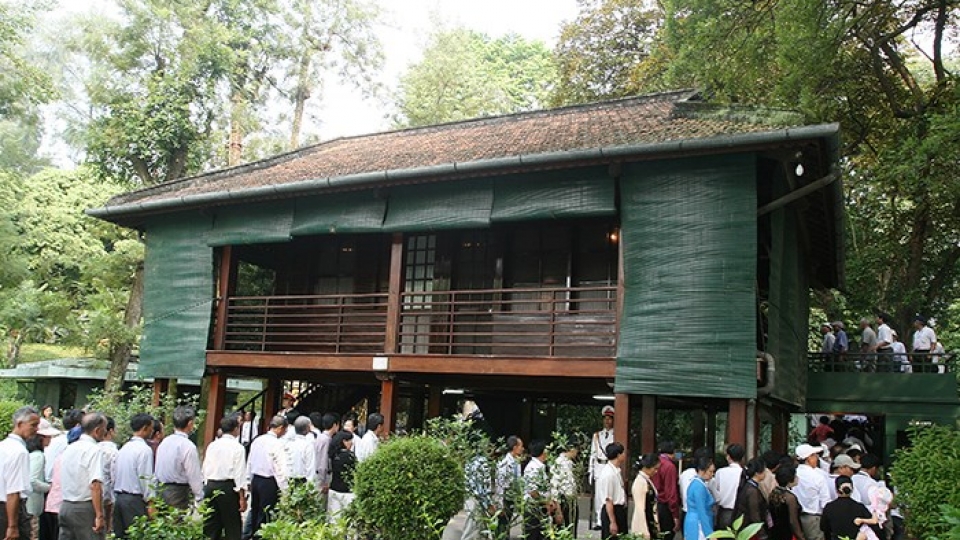 Nha san BacHo.jpg