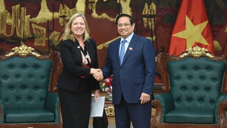 PM Chinh and WB official_0.jpg