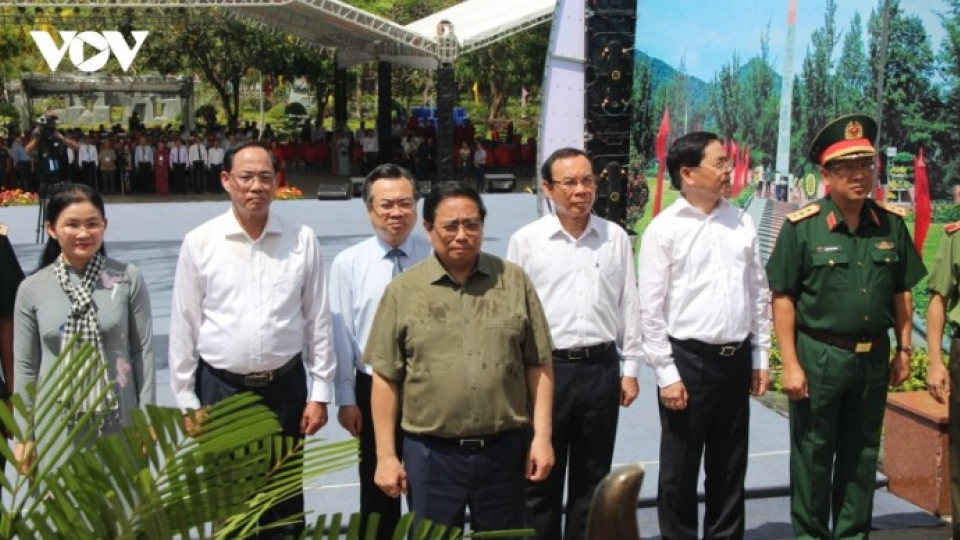 PM Chinh attends events marking 50 years of Con Dao’s liberation.jpg