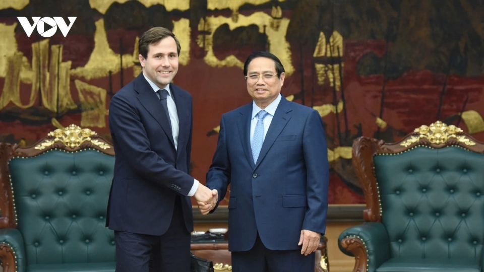 Pham Minh Chinh and Benjamin Dousa 1.jpg