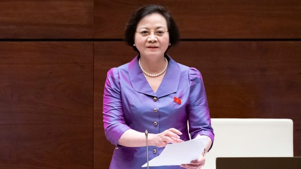 Pham Thi Thanh Tra giai trinh luat can bo cong chuc.jpg