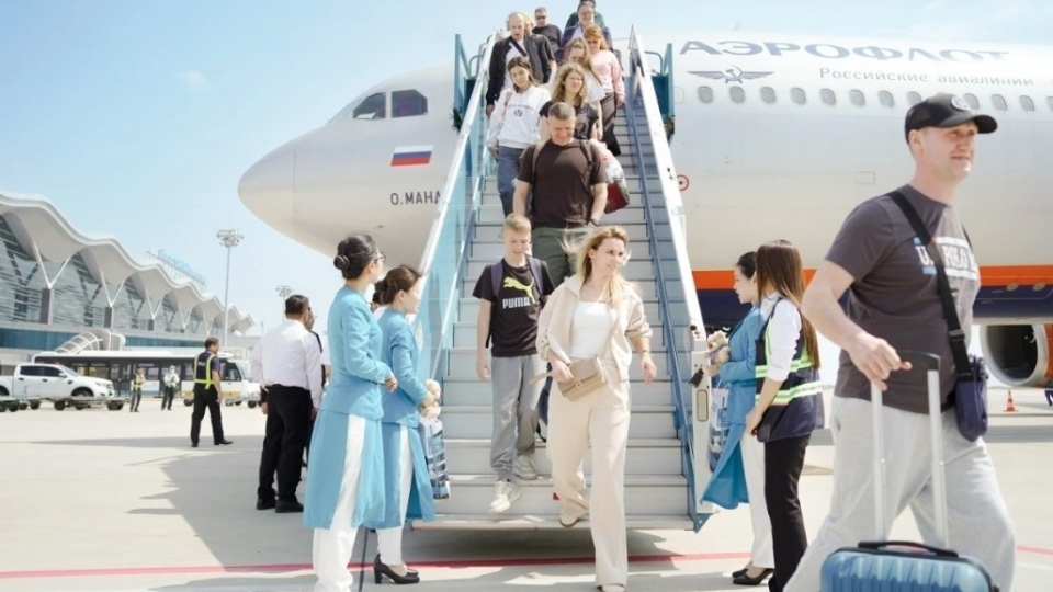 Additional flights bring more Russian tourists to Khanh Hoa