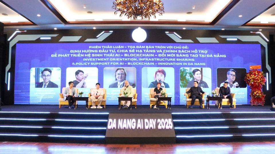 Tọa đàm định hướng đầu tư, chia sẻ hạ tầng và chính sách hỗ trợ để phát triển hệ sinh thái AI – Blockchain – đổi mới sáng tạo tại Đà Nẵng.jpg