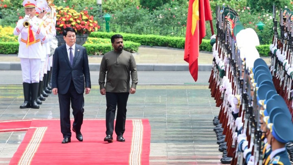 The two President inspects the Guard of Honour pict 1.jpg