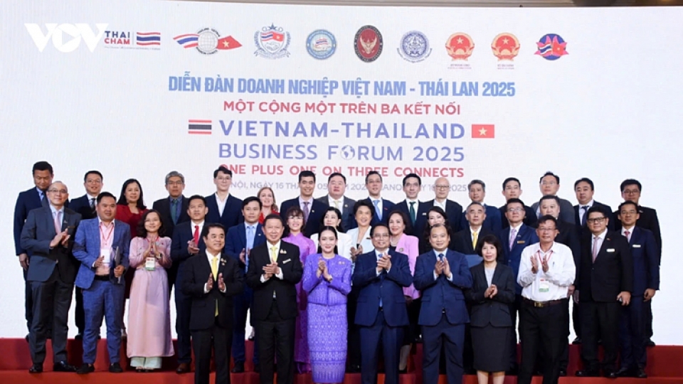 Vietnam - Thailand business forum in Hanoi on May 16 1.jpg